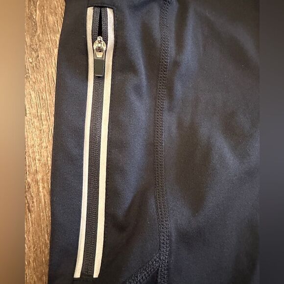 Motion365āby FABLETICS black yoga running pants /2 zipper pockets on the sidesāS - Picture 6 of 17